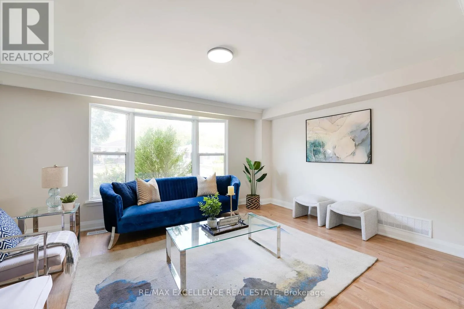 85 WATSON CRESCENT