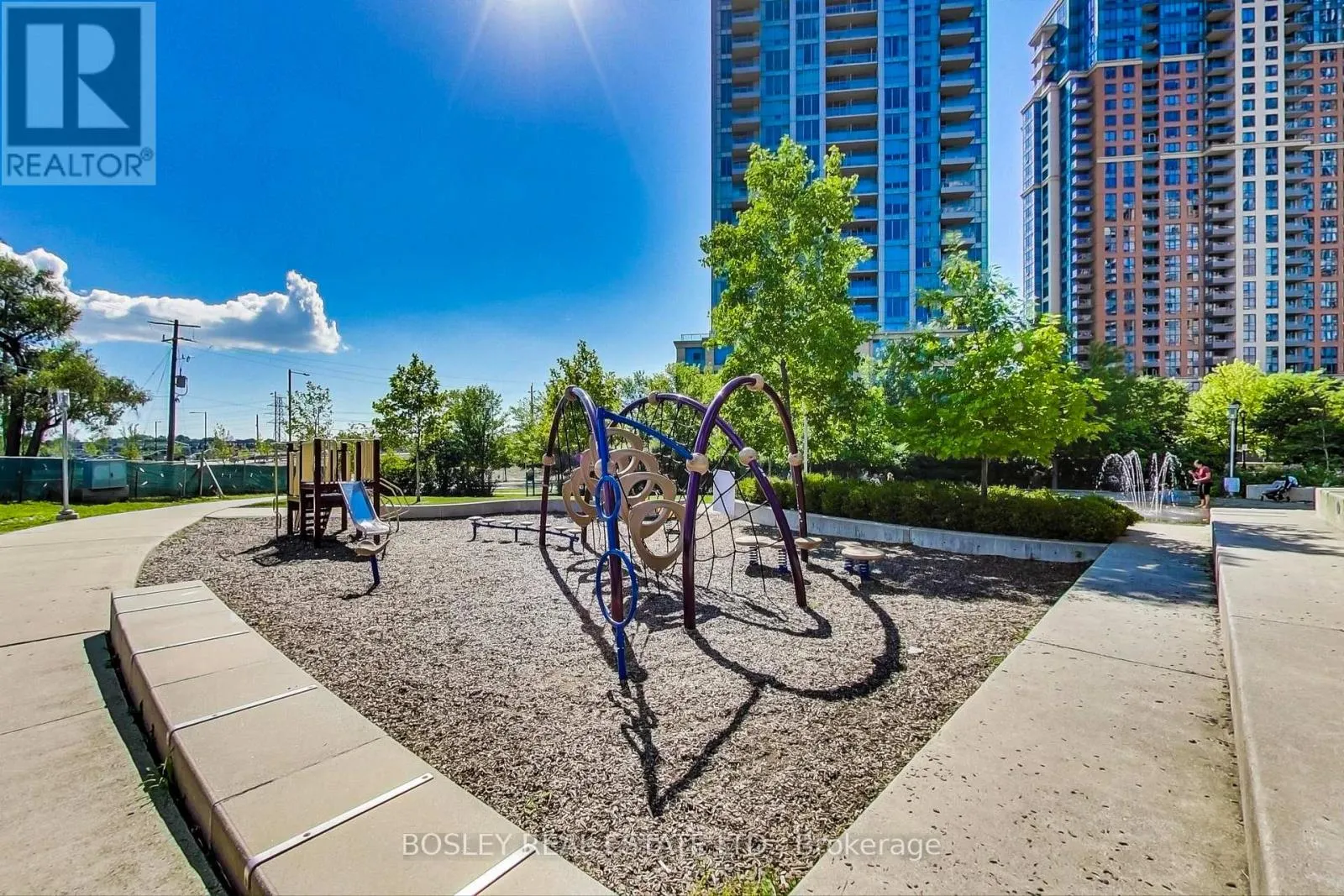 3402 - 15 VIKING LANE