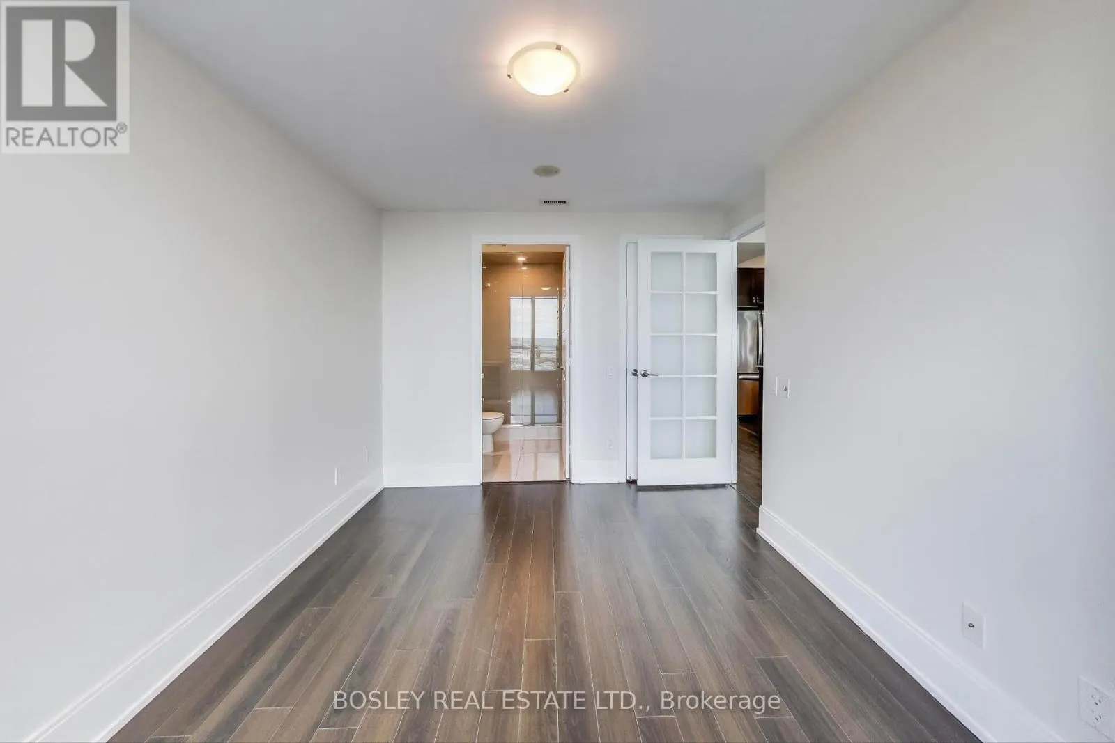 3402 - 15 VIKING LANE