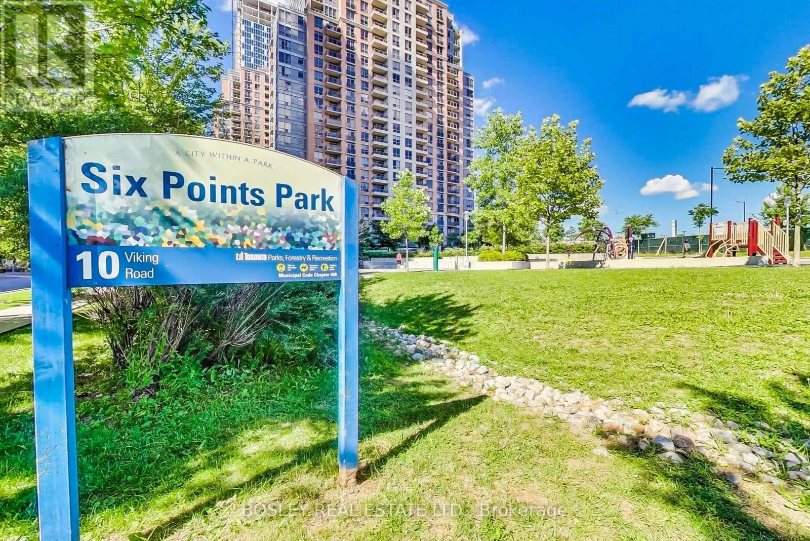 3402 - 15 VIKING LANE