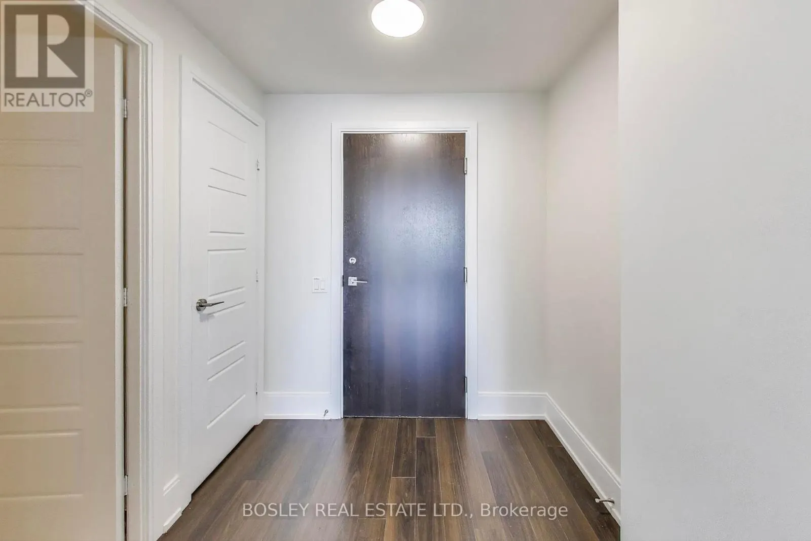 3402 - 15 VIKING LANE