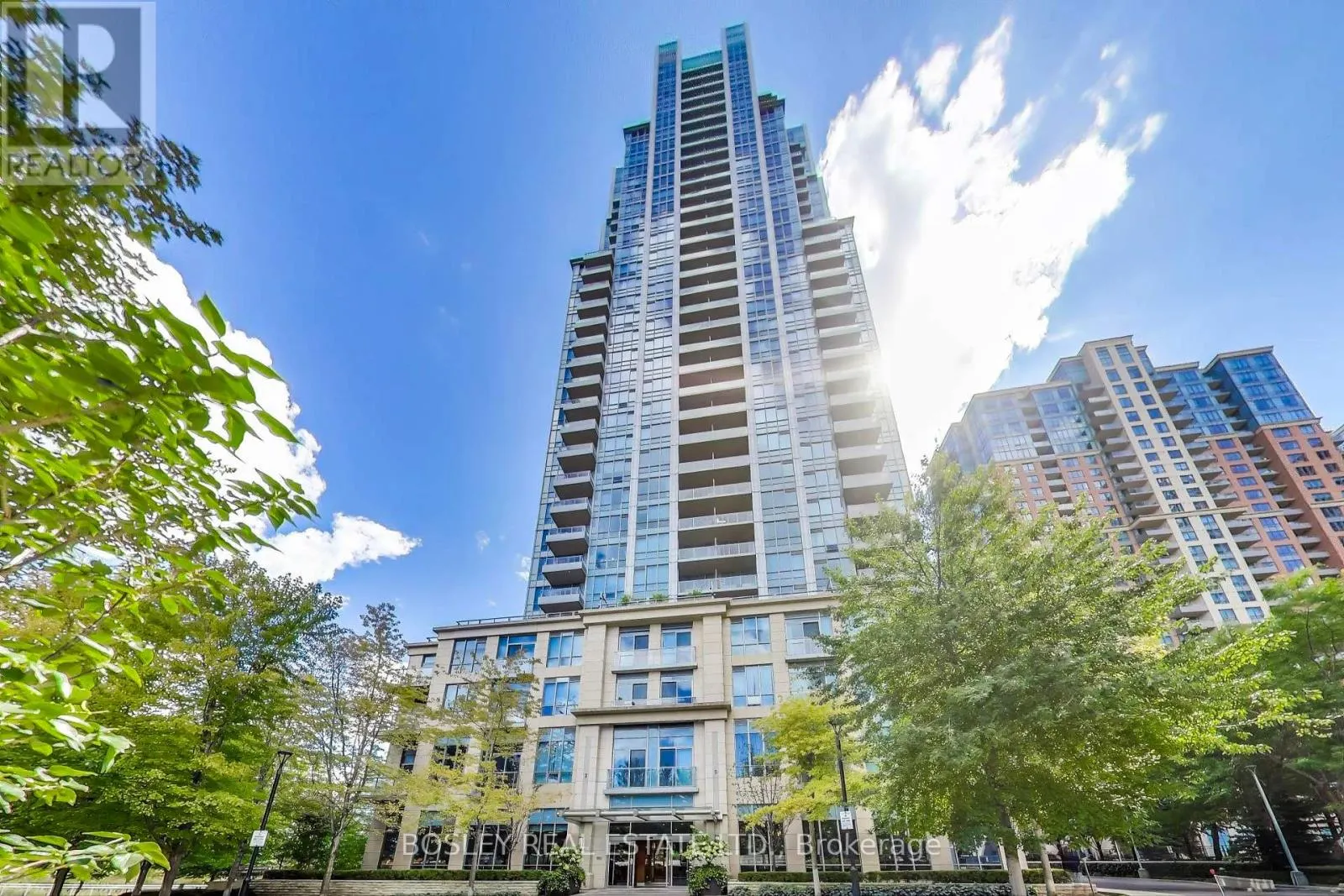 3402 - 15 VIKING LANE