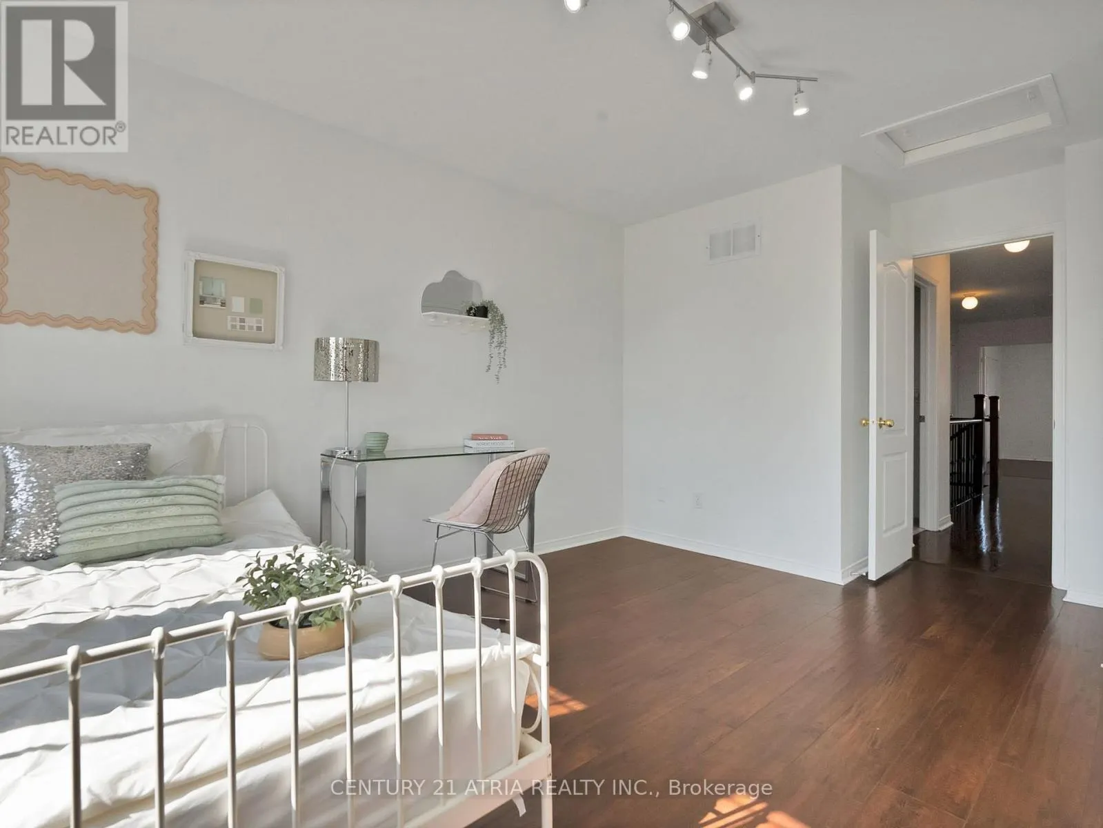 459 STONETREE COURT