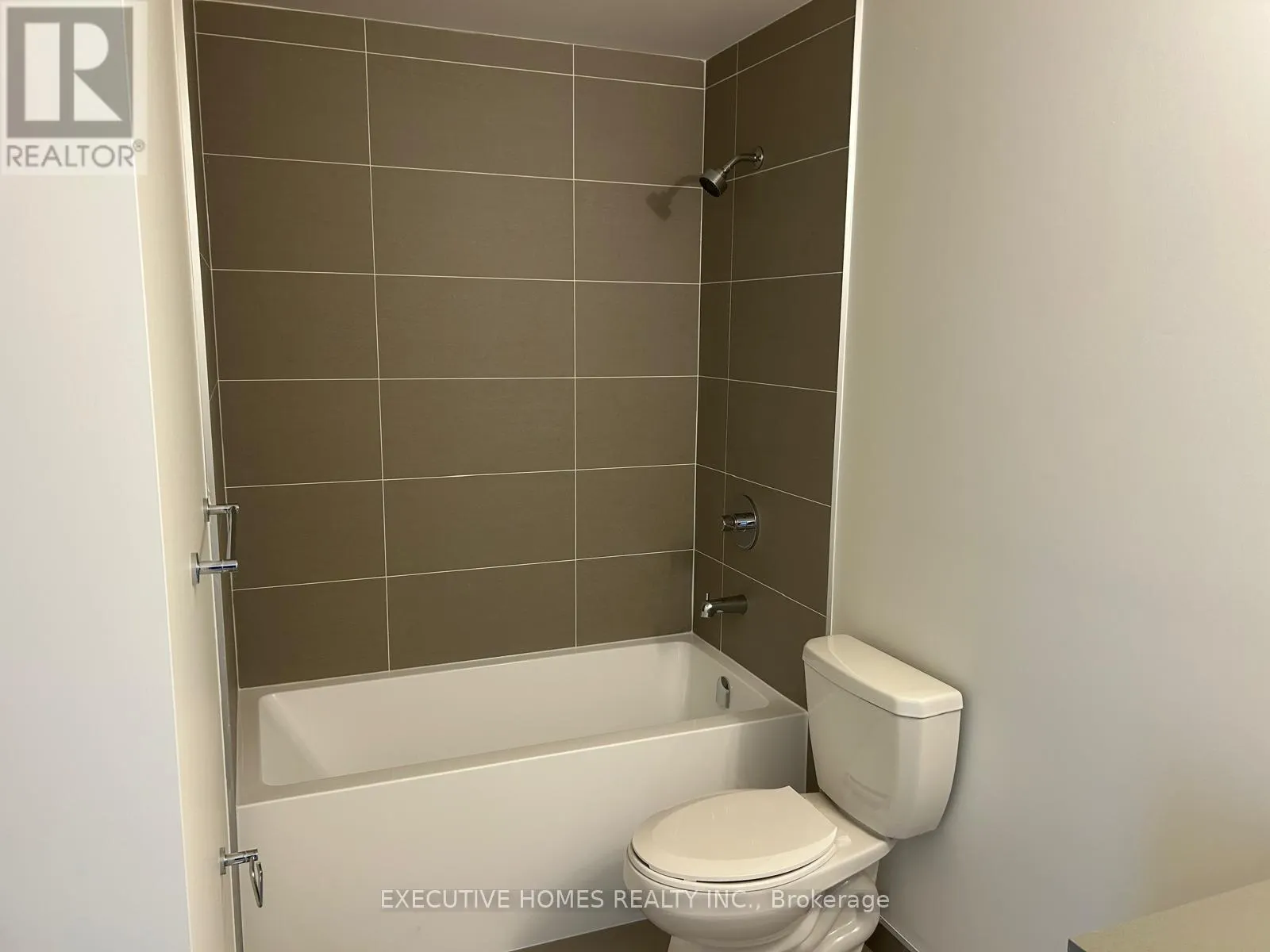 1411 - 3079 TRAFALGAR ROAD