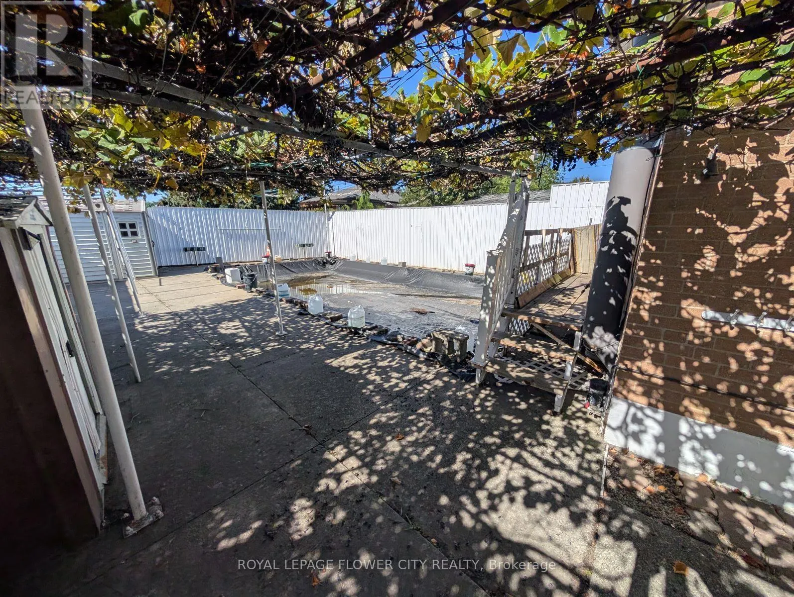 8 ATHLONE AVENUE