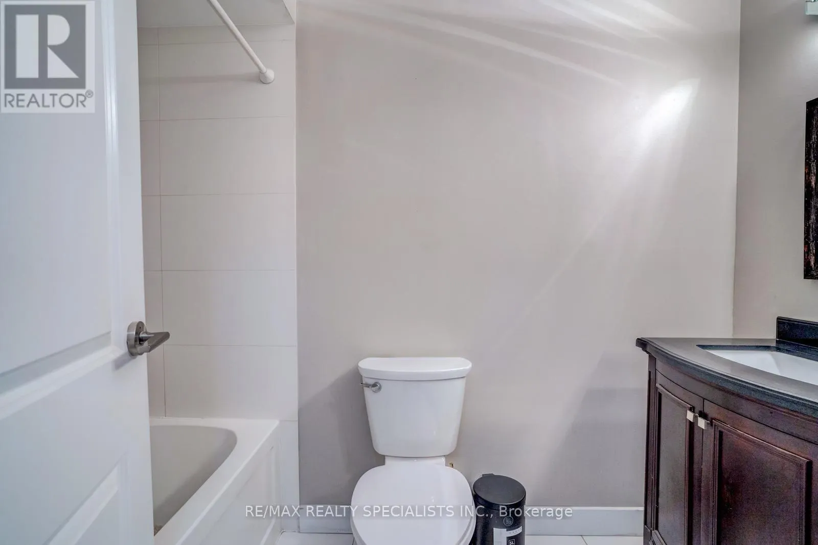 28 - 1039 CEDARGLEN GATE
