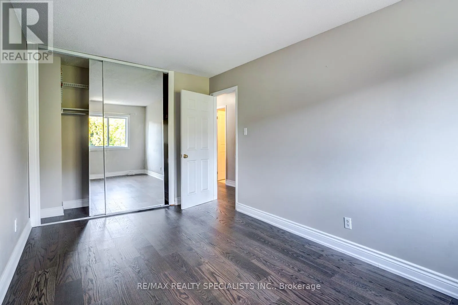 28 - 1039 CEDARGLEN GATE