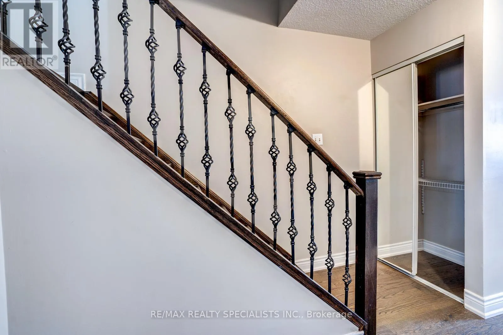 28 - 1039 CEDARGLEN GATE