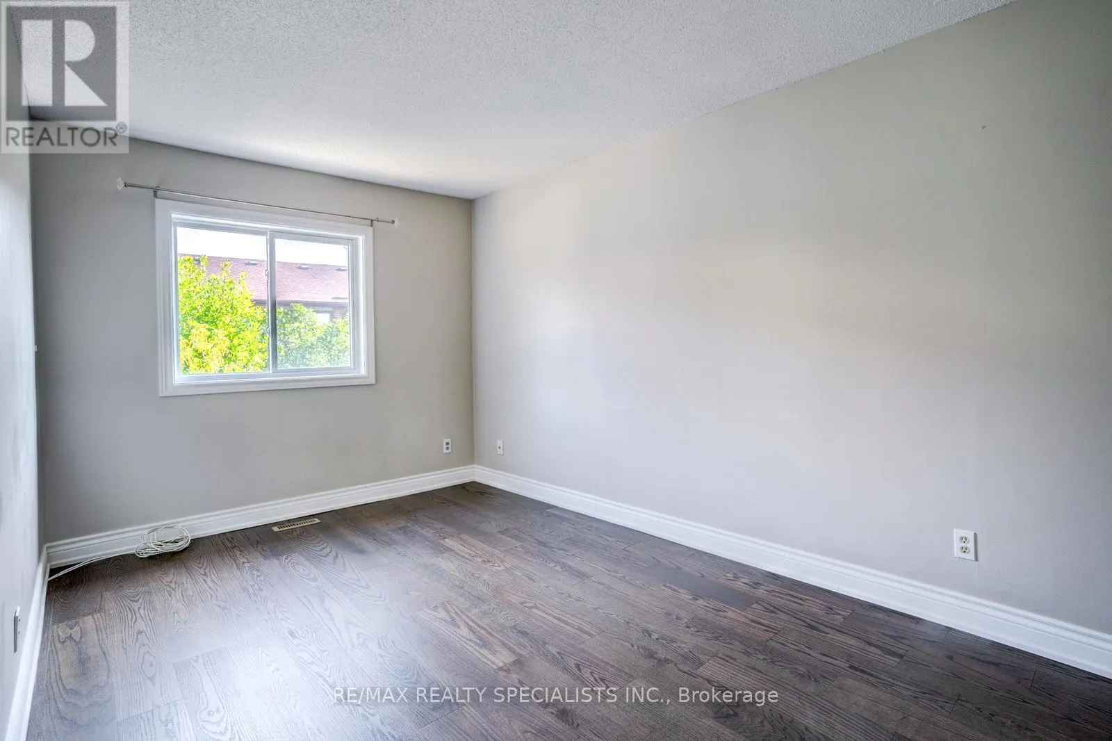 28 - 1039 CEDARGLEN GATE