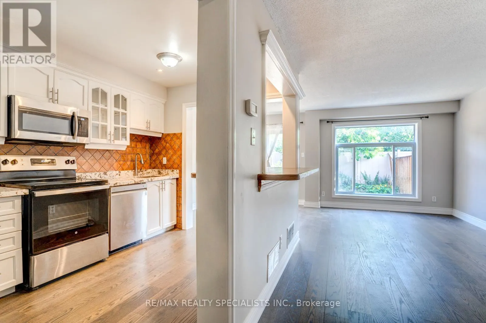 28 - 1039 CEDARGLEN GATE