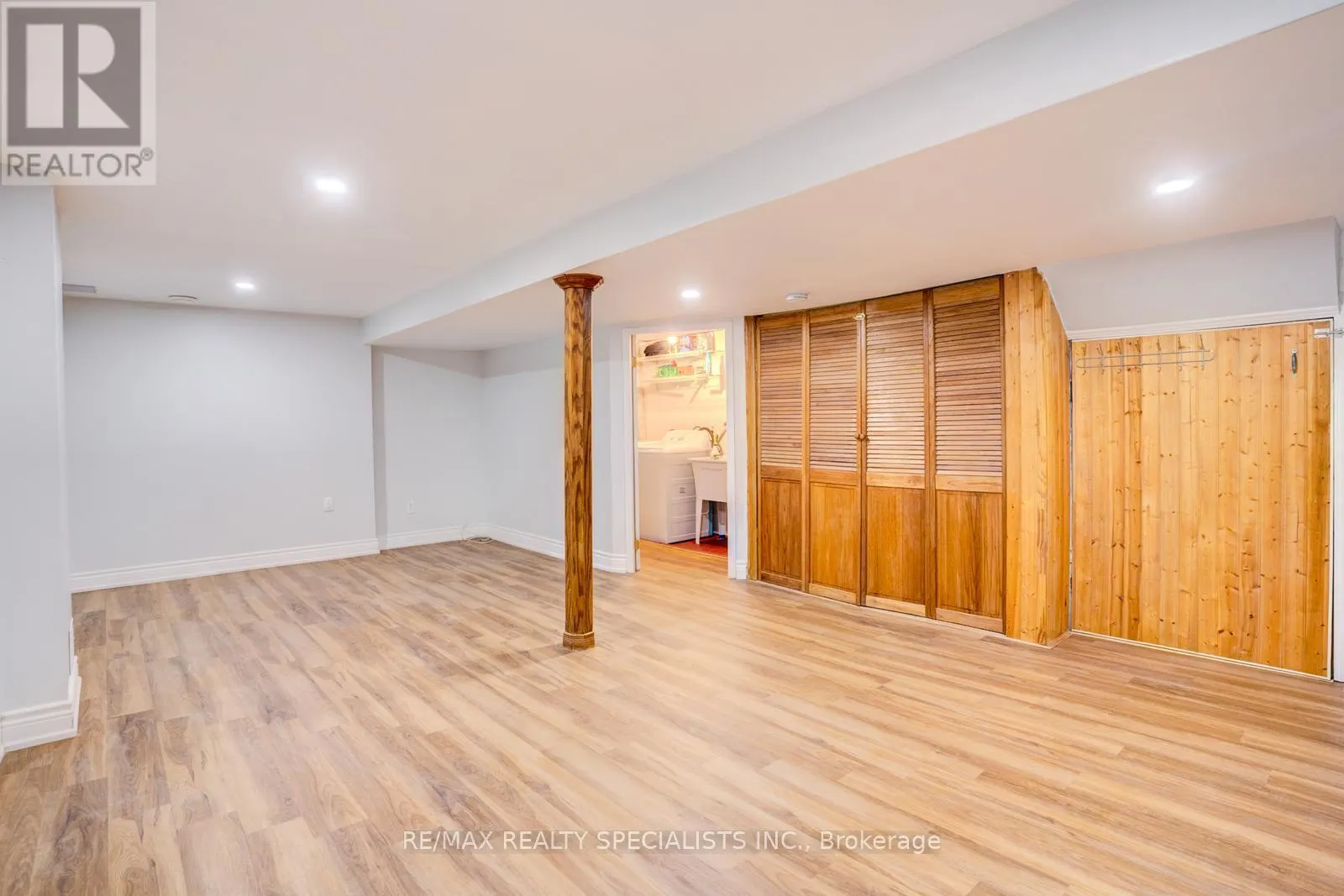 28 - 1039 CEDARGLEN GATE