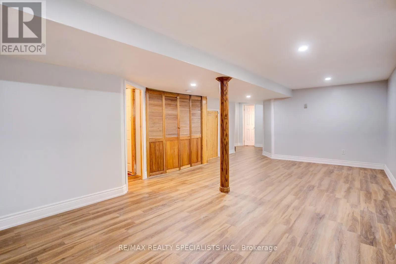 28 - 1039 CEDARGLEN GATE