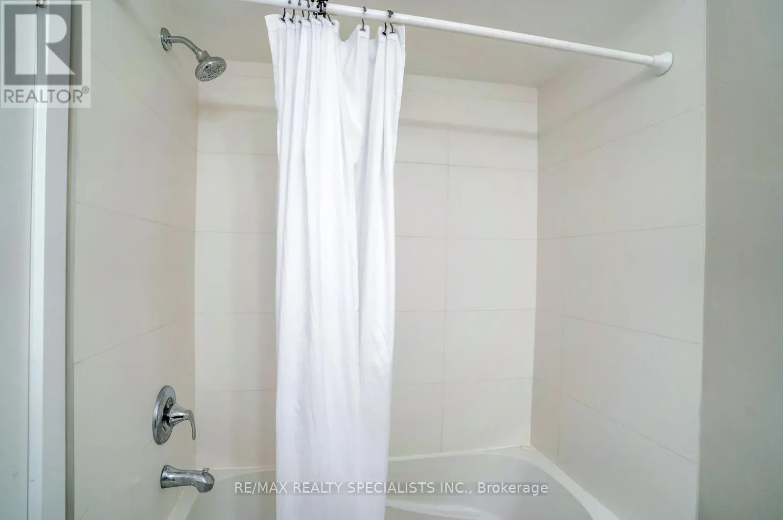 28 - 1039 CEDARGLEN GATE