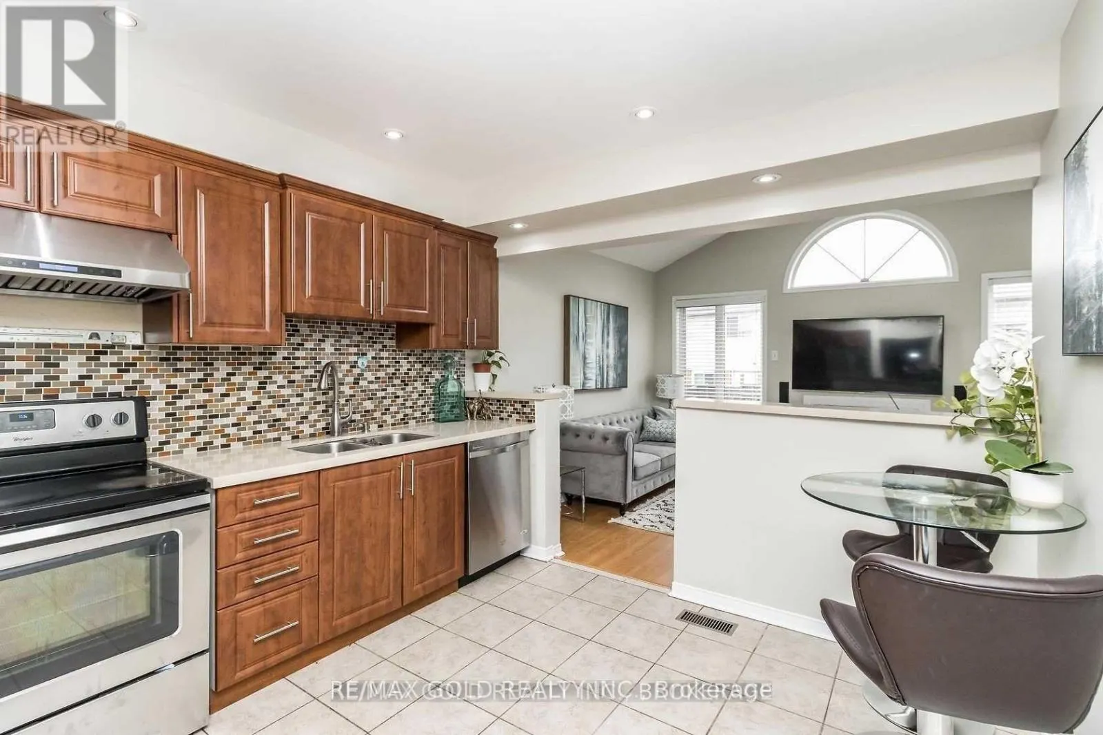 136 BUNCHBERRY WAY