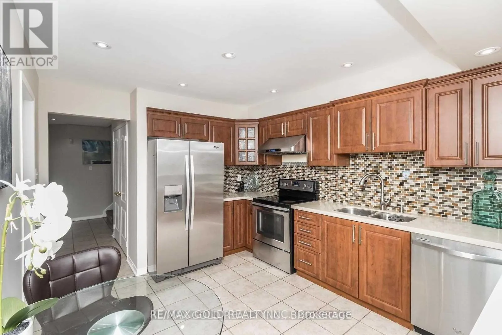 136 BUNCHBERRY WAY
