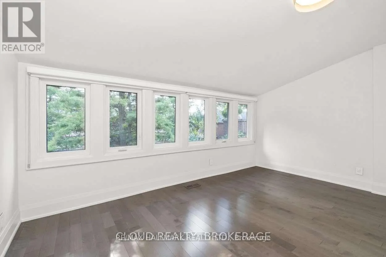 26 TRAYMORE CRESCENT