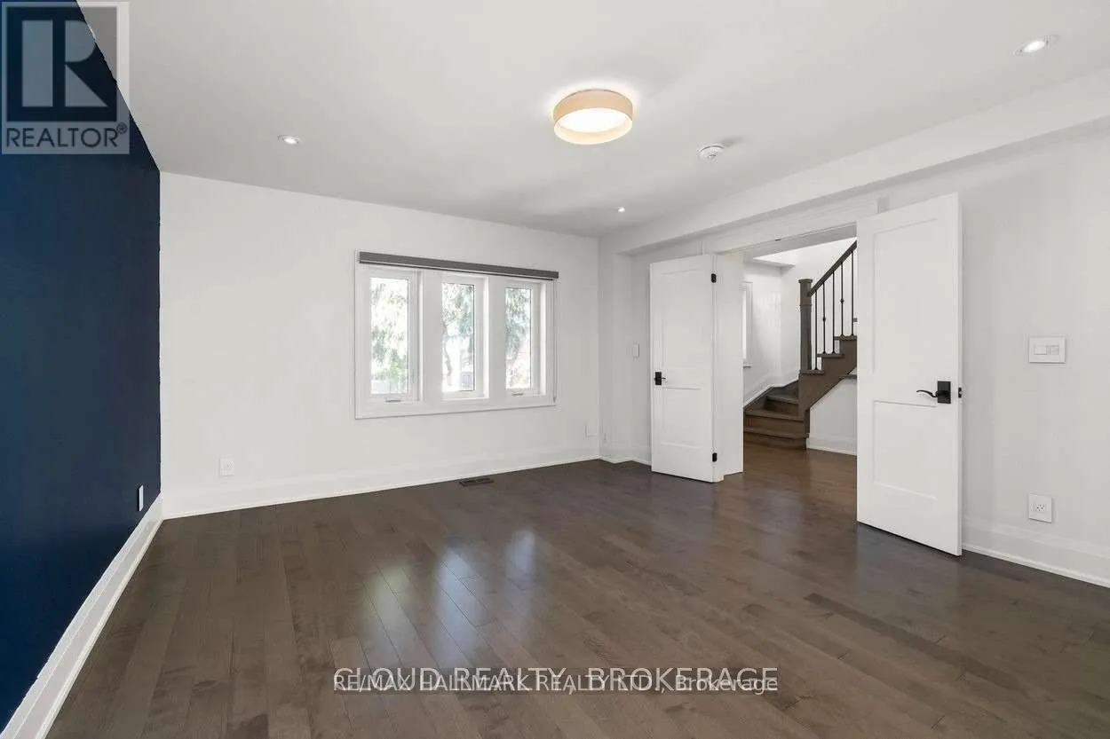 26 TRAYMORE CRESCENT