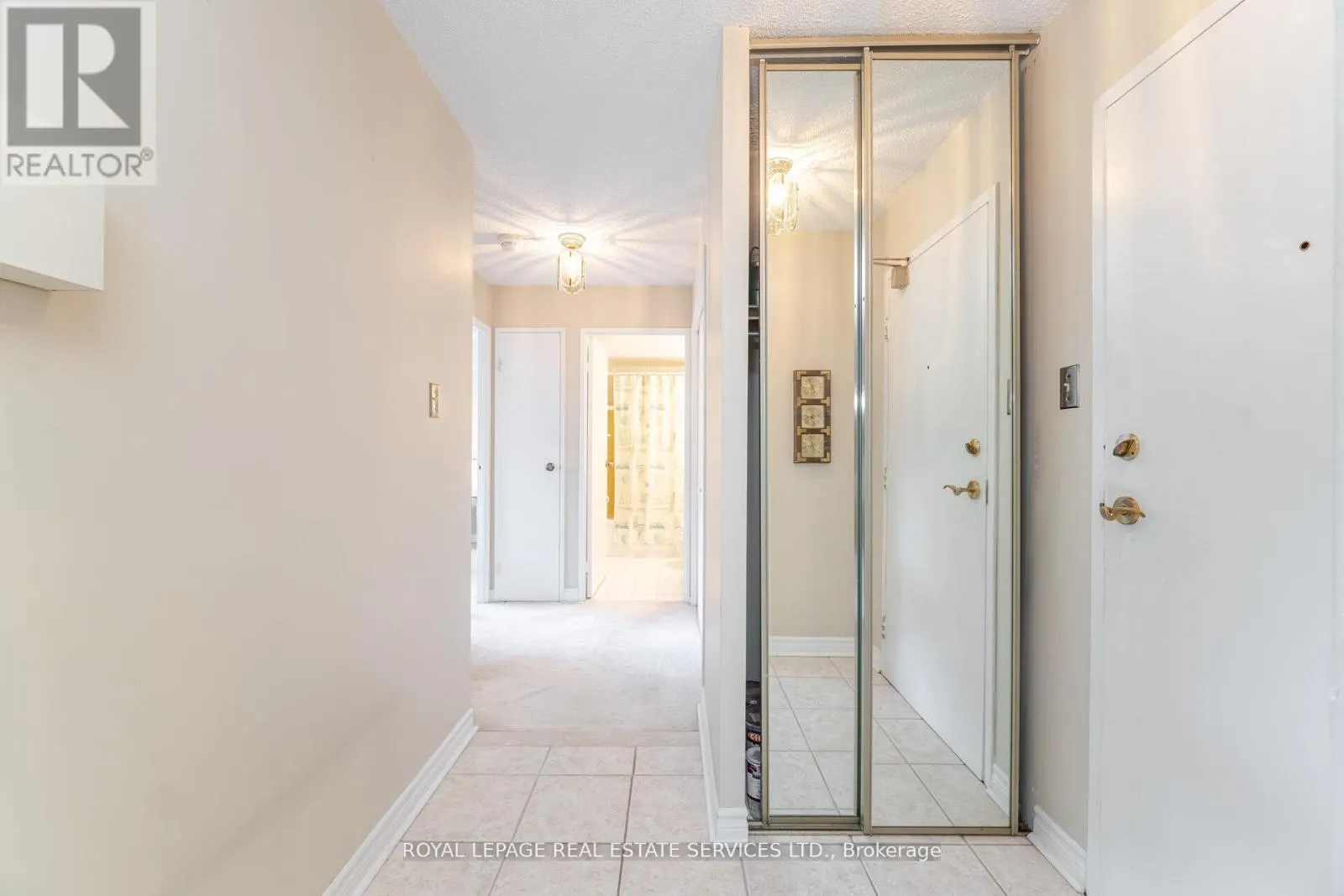 102 - 3950 KANEFF CRESCENT