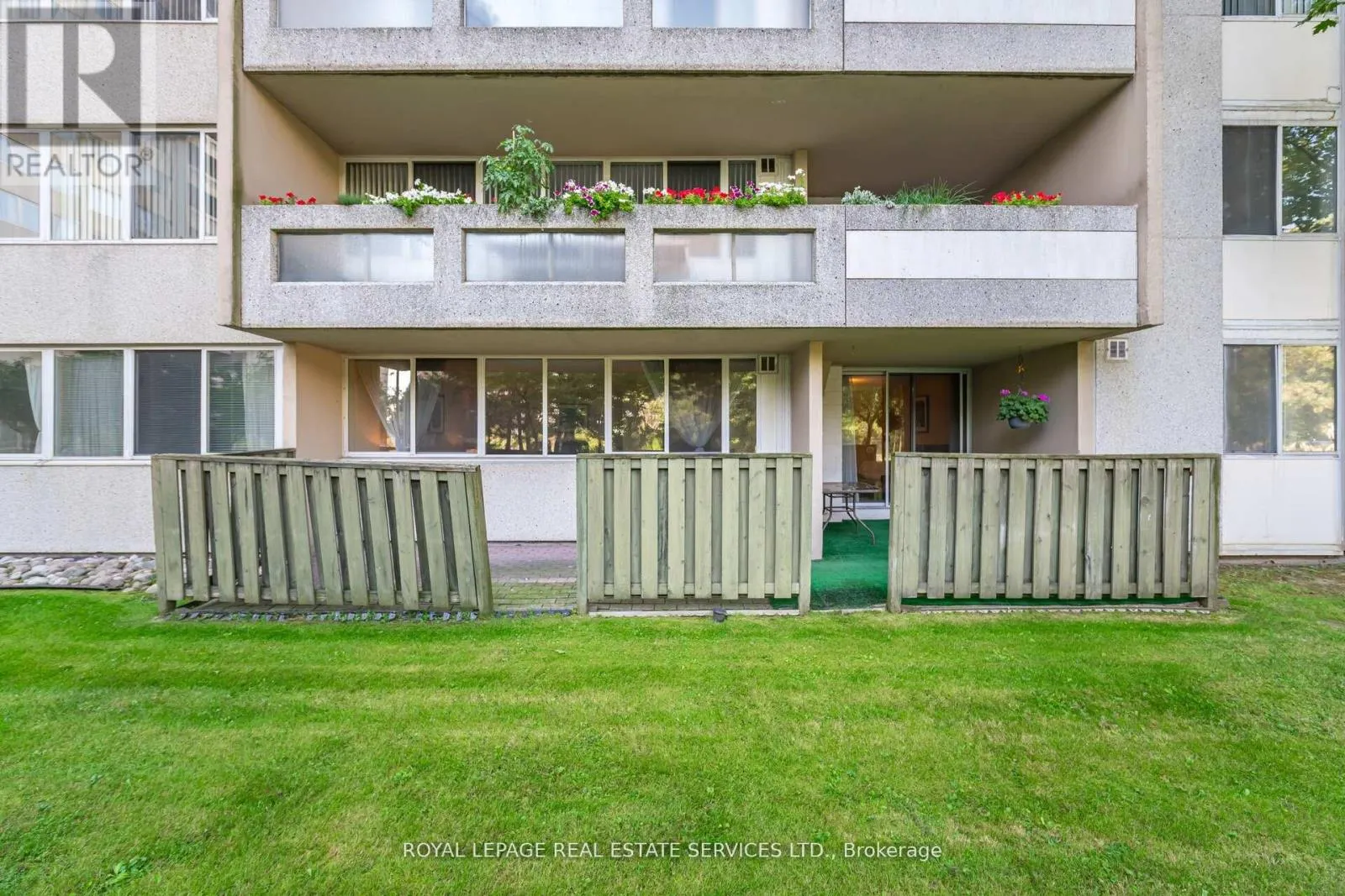102 - 3950 KANEFF CRESCENT
