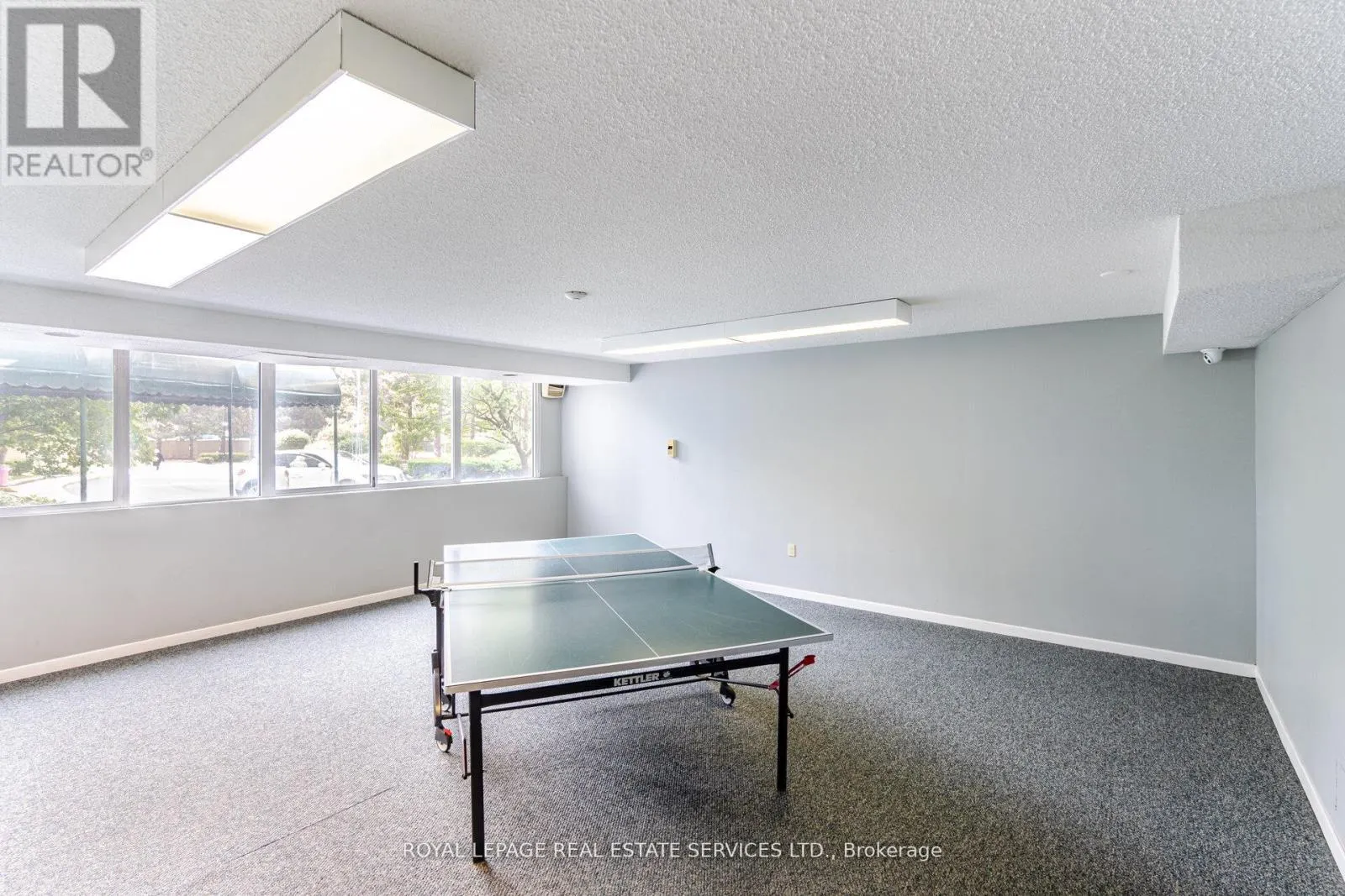 102 - 3950 KANEFF CRESCENT