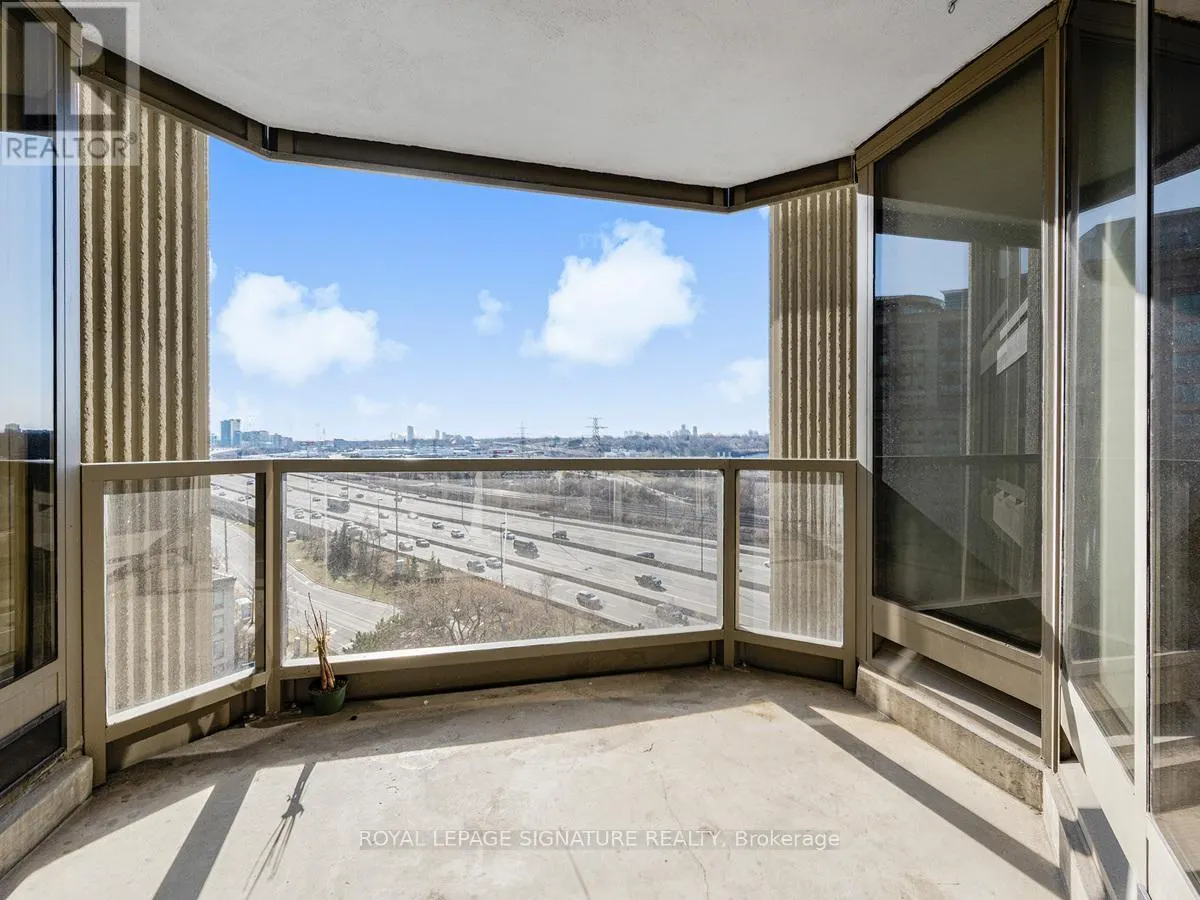 1008 - 2045 LAKE SHORE BOULEVARD W