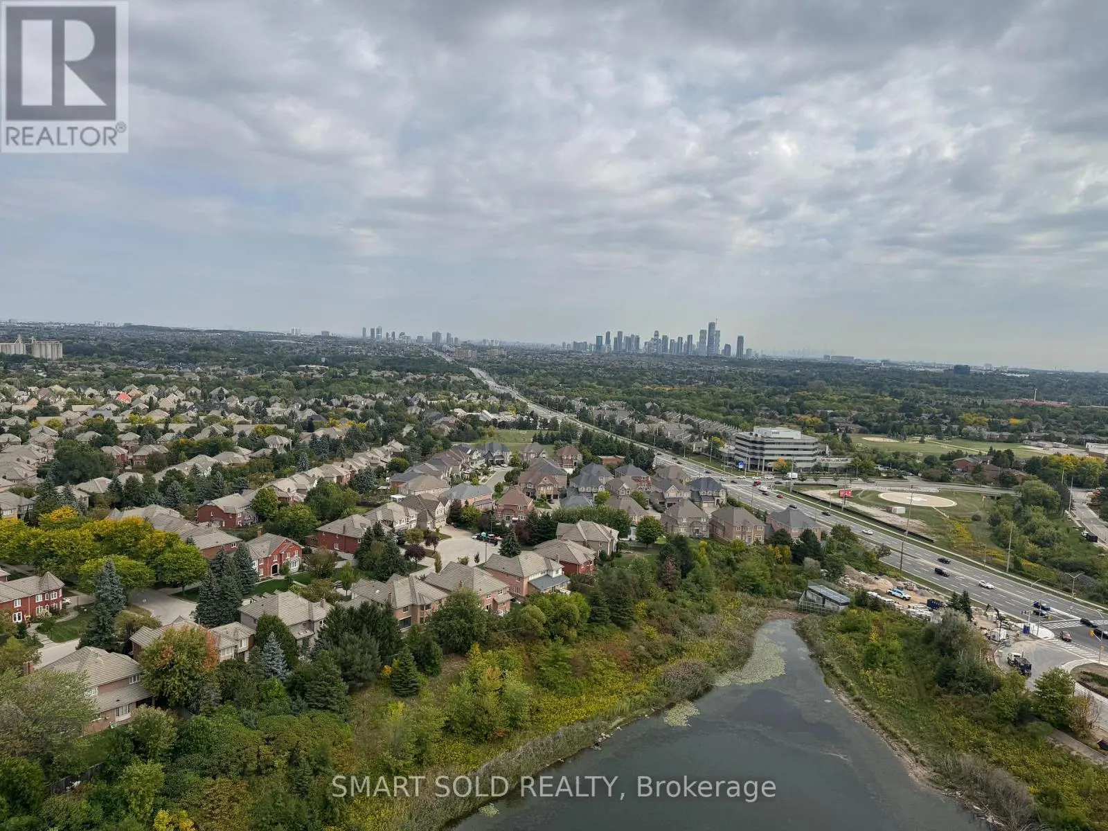 2110 - 2495 EGLINTON AVENUE W