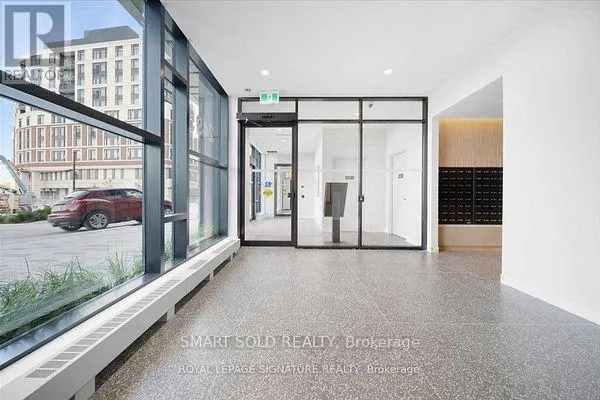 2110 - 2495 EGLINTON AVENUE W