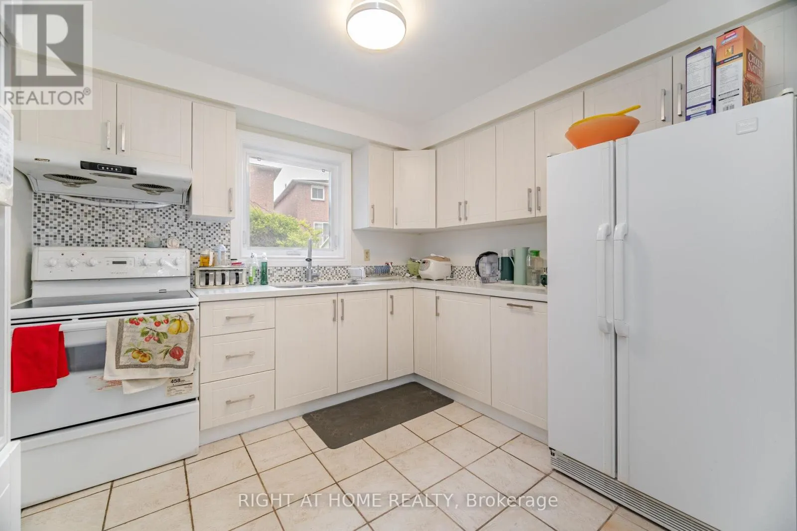 5253 PALOMAR CRESCENT