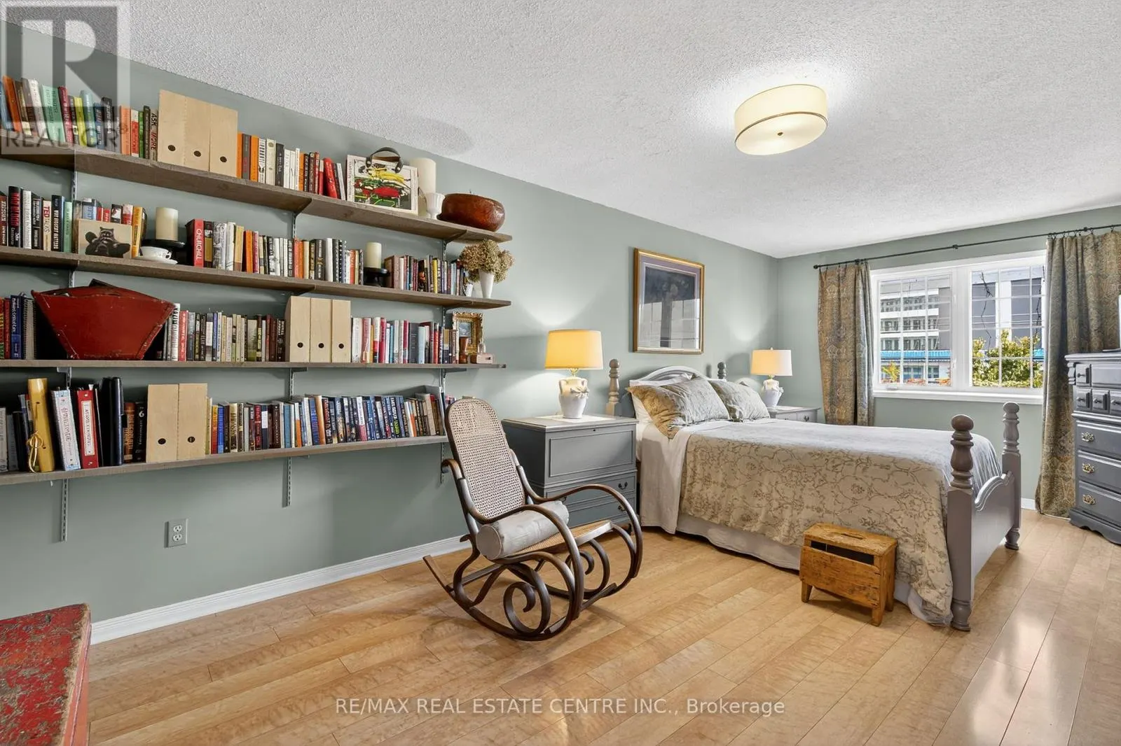64 BIG MOE CRESCENT