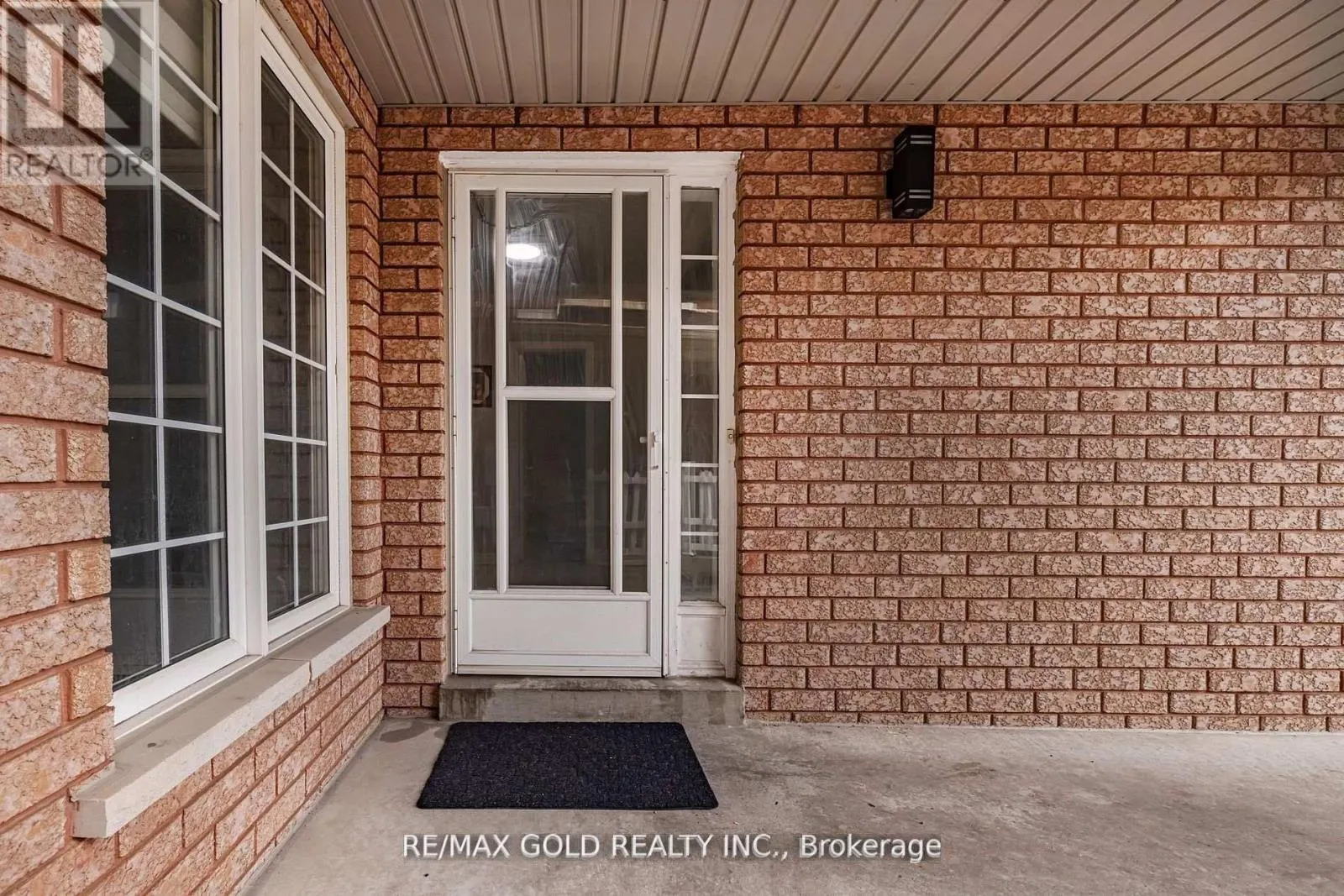 17 DOVESONG DRIVE