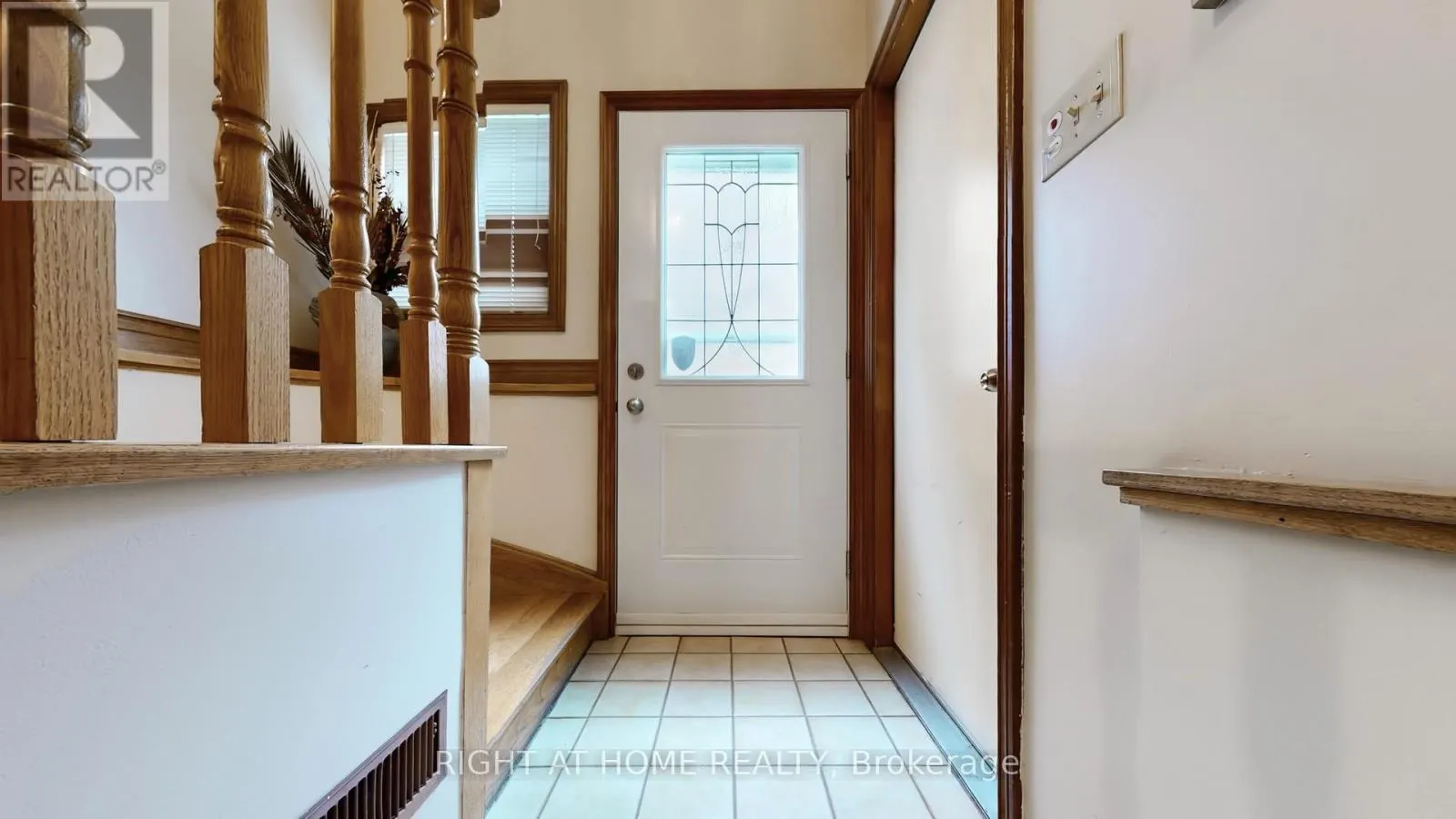 71 FAIRVIEW ROAD W