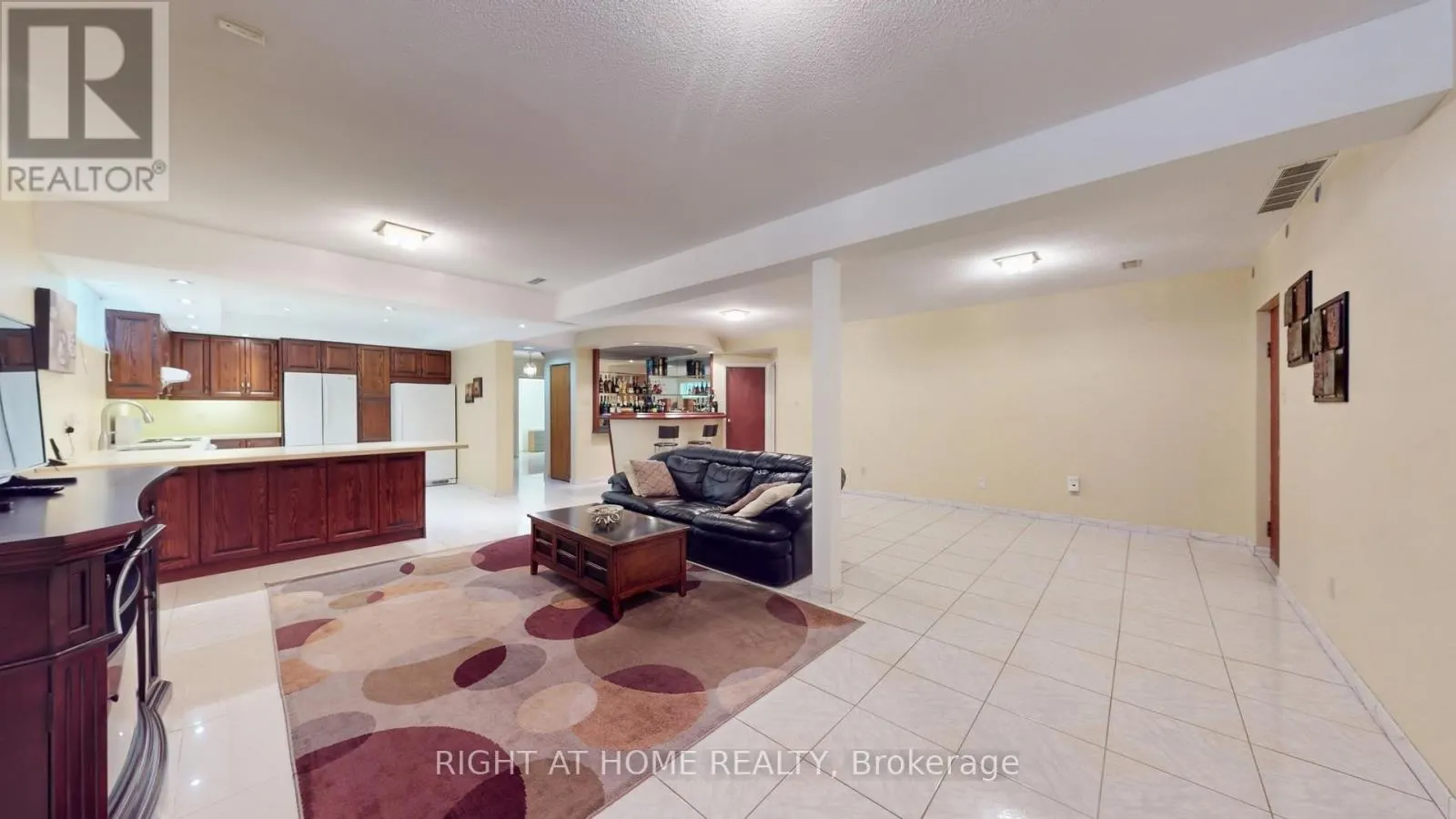 71 FAIRVIEW ROAD W