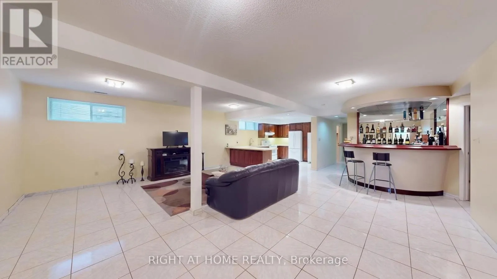 71 FAIRVIEW ROAD W