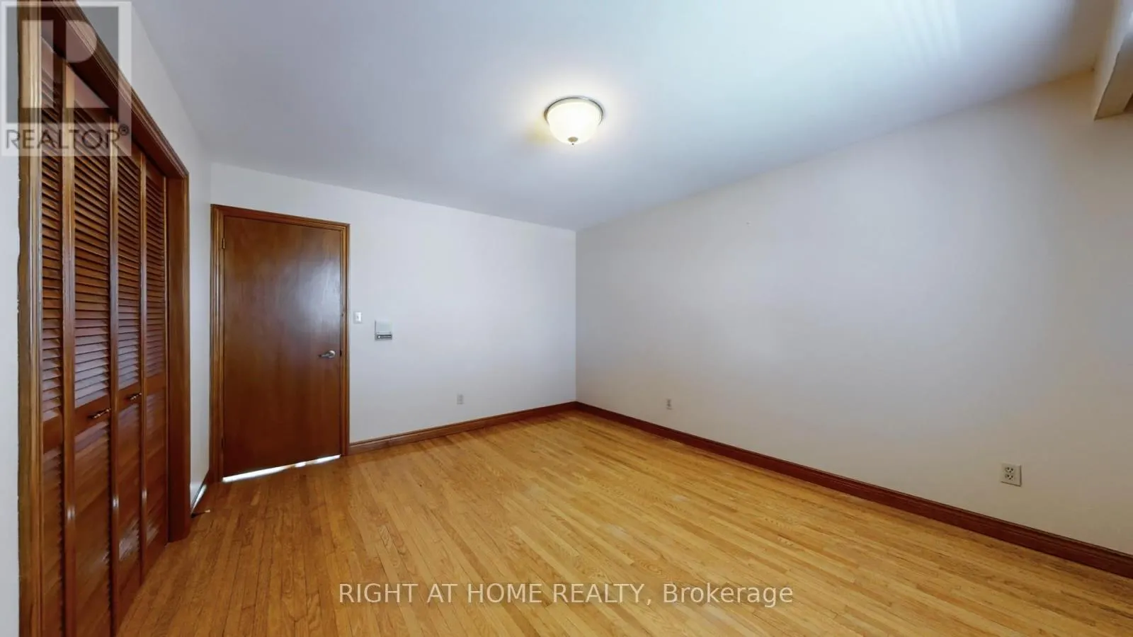71 FAIRVIEW ROAD W