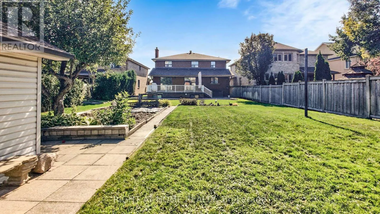71 FAIRVIEW ROAD W
