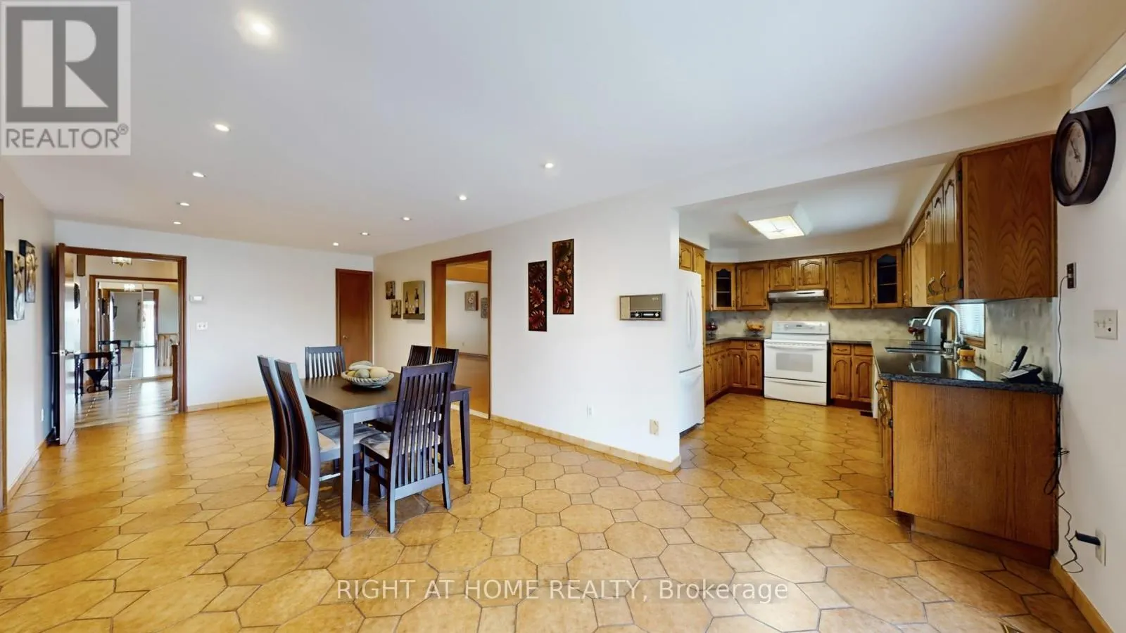 71 FAIRVIEW ROAD W