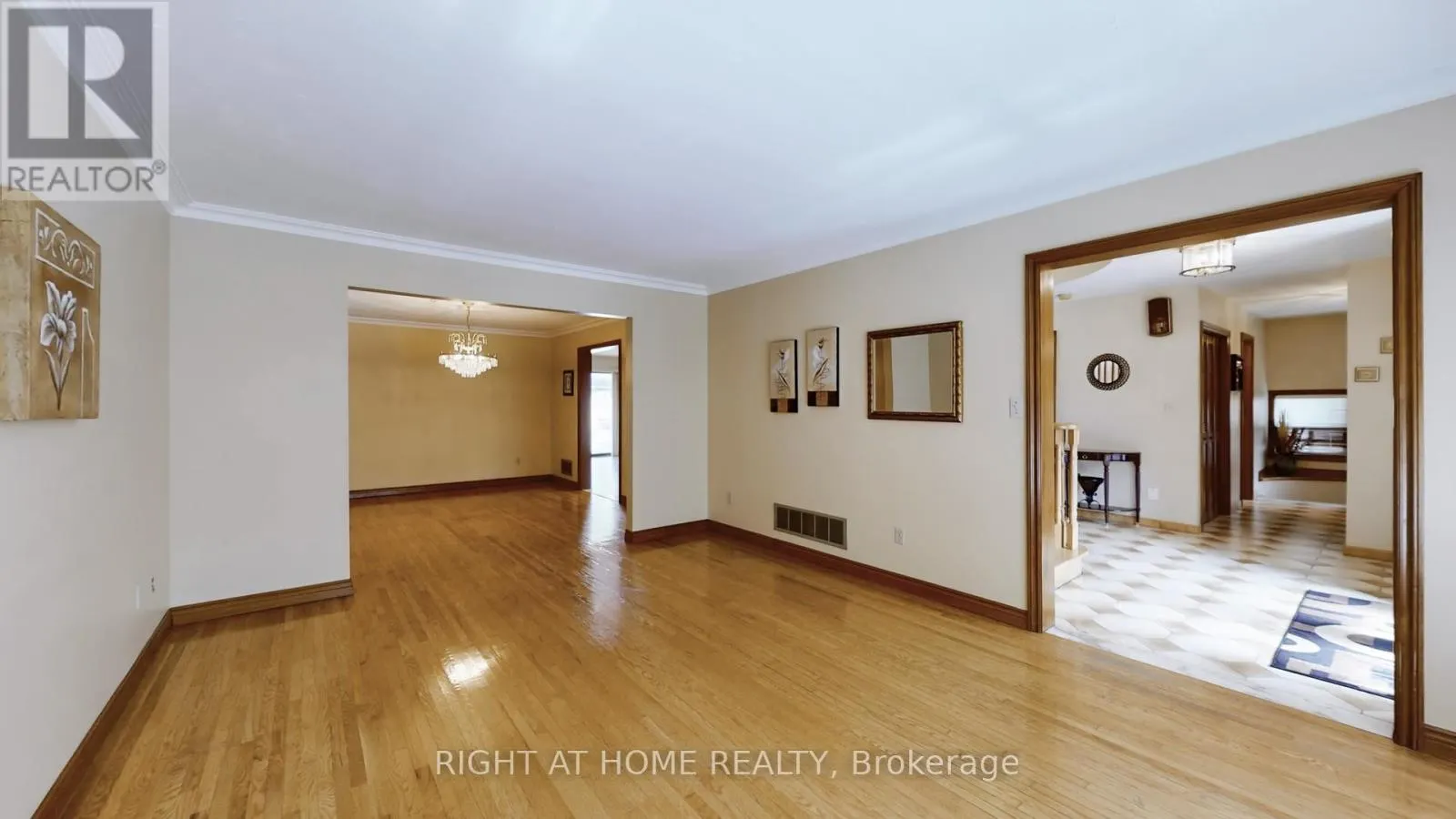 71 FAIRVIEW ROAD W
