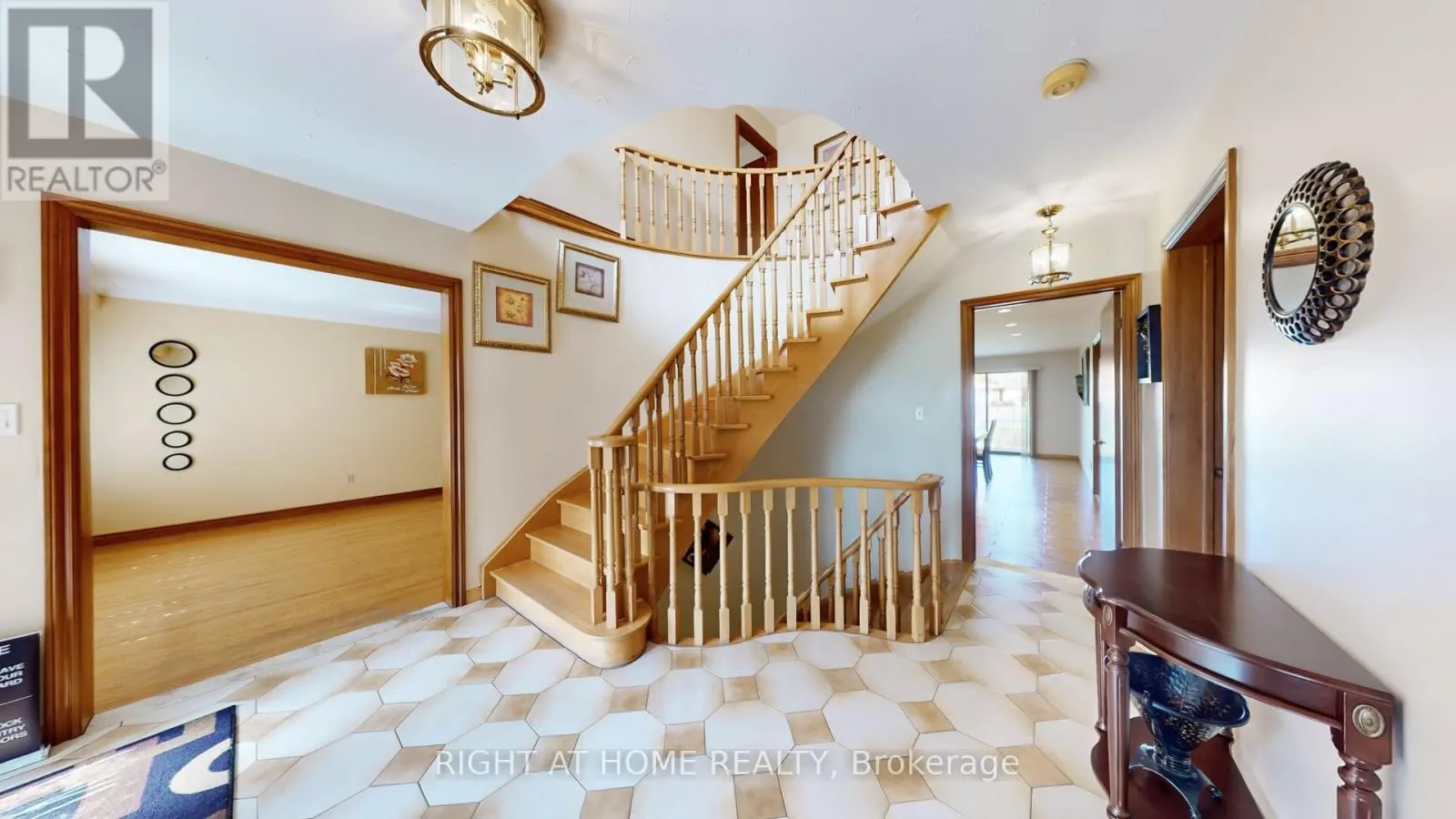 71 FAIRVIEW ROAD W