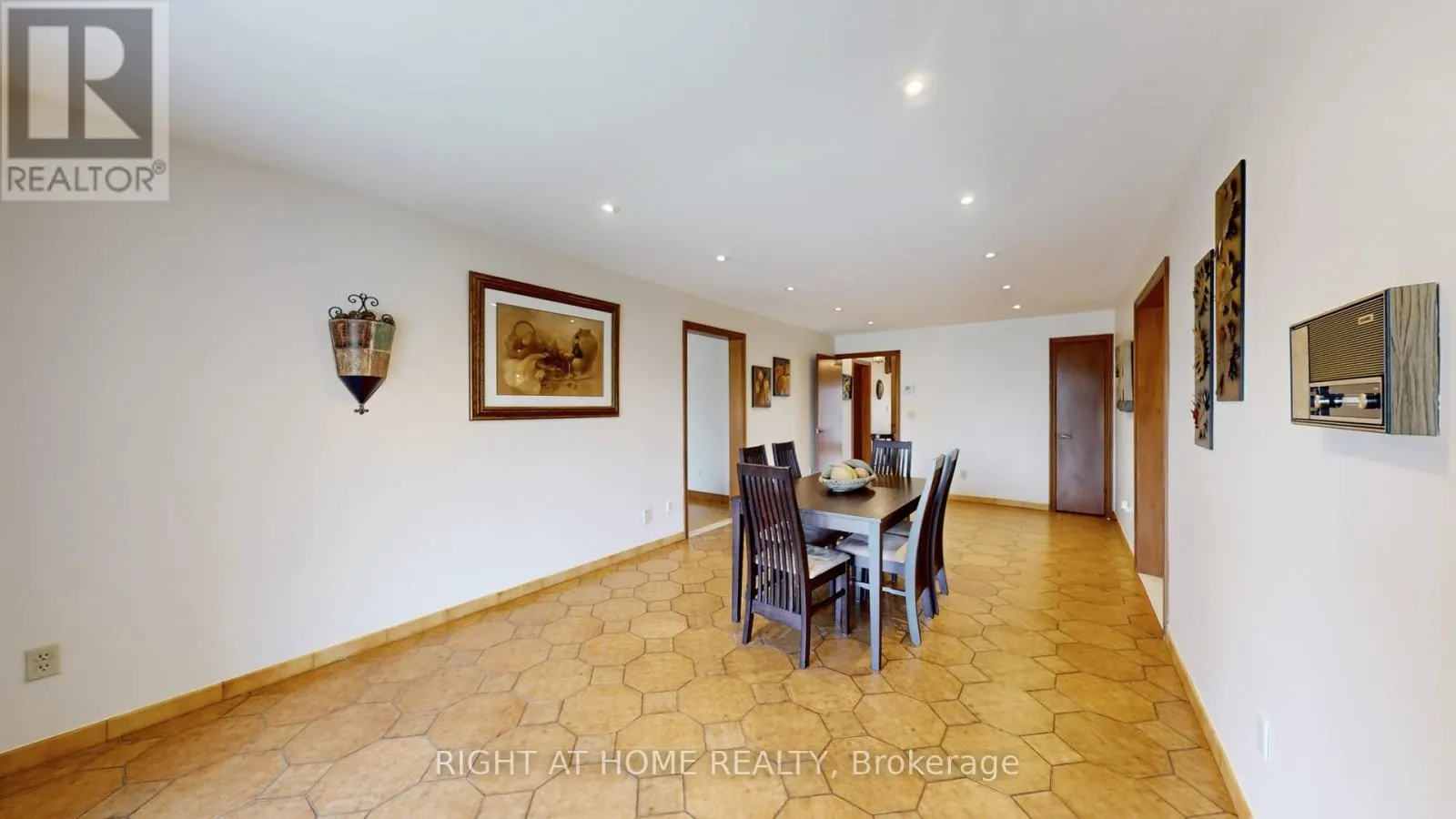 71 FAIRVIEW ROAD W