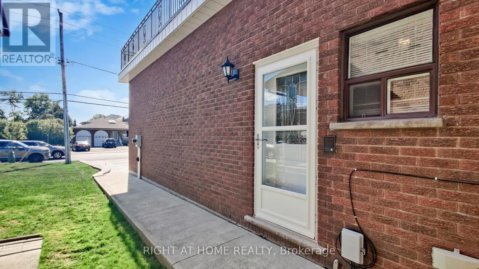 71 FAIRVIEW ROAD W