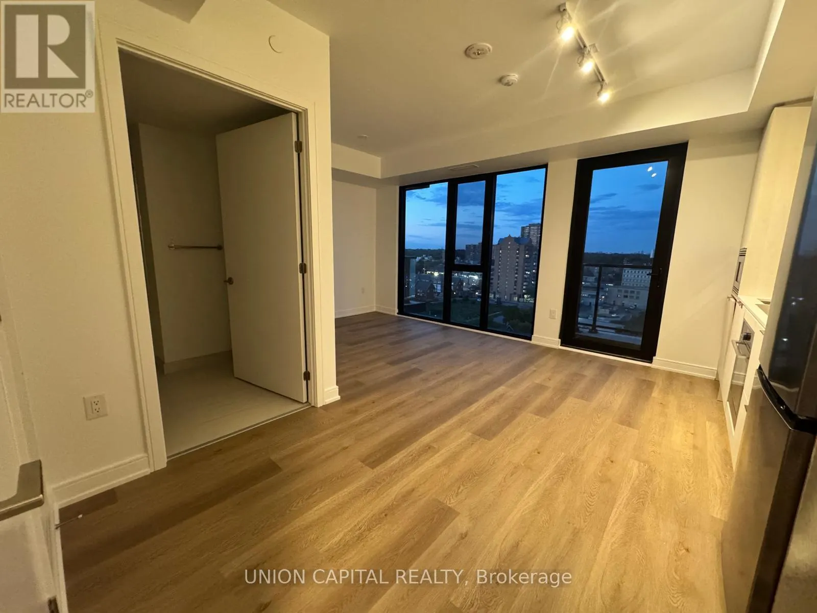 1101 - 3009 NOVAR ROAD
