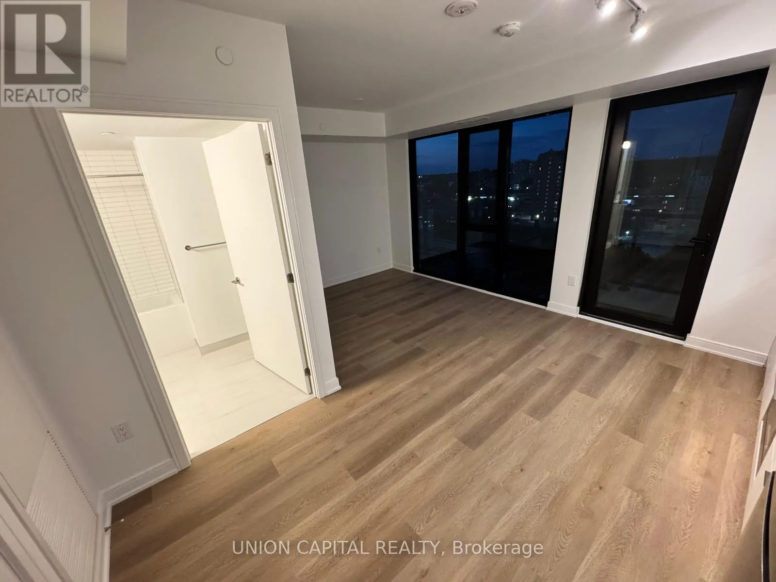 1101 - 3009 NOVAR ROAD