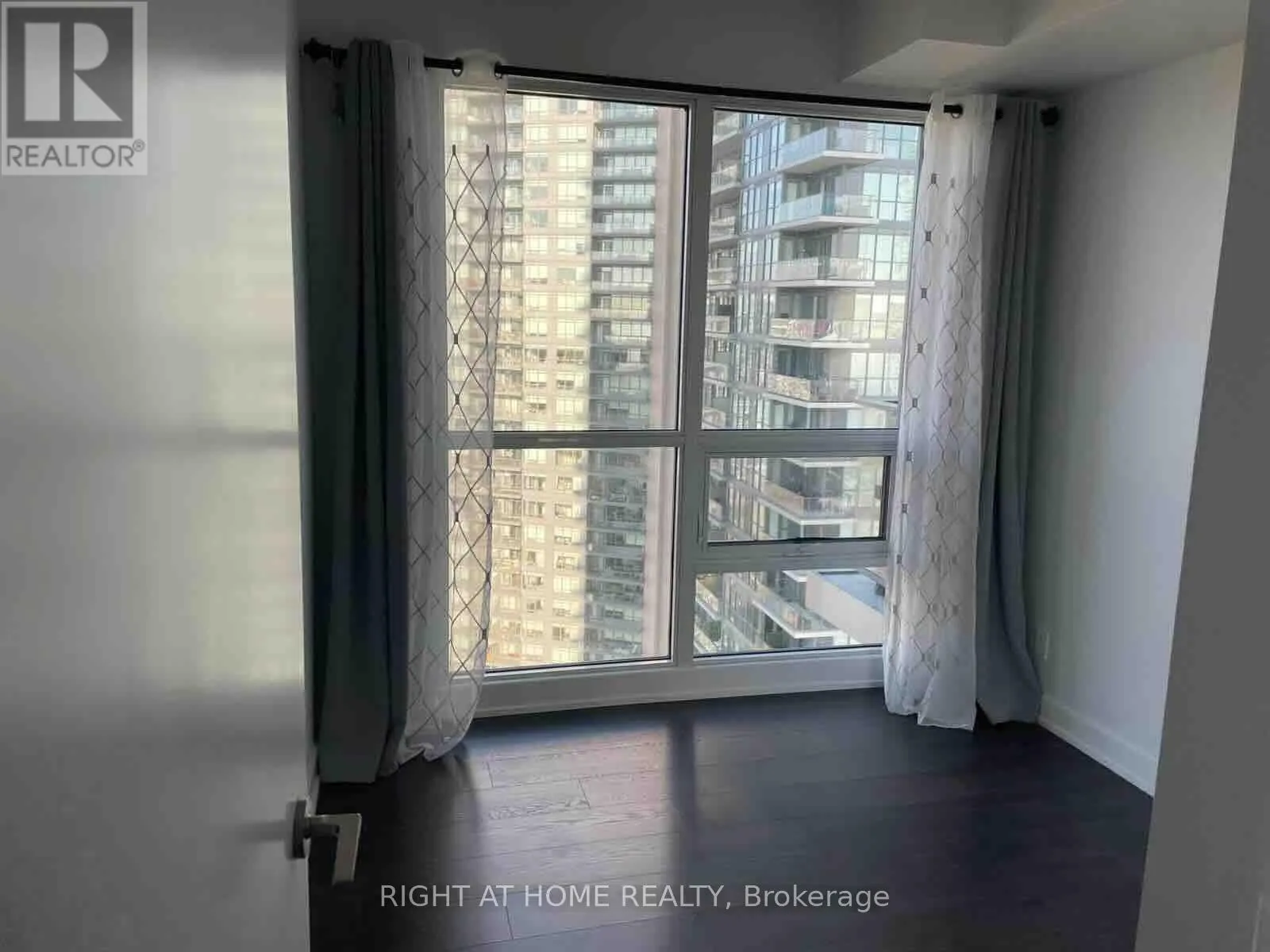 3202 - 2220 LAKESHORE BOULEVARD W