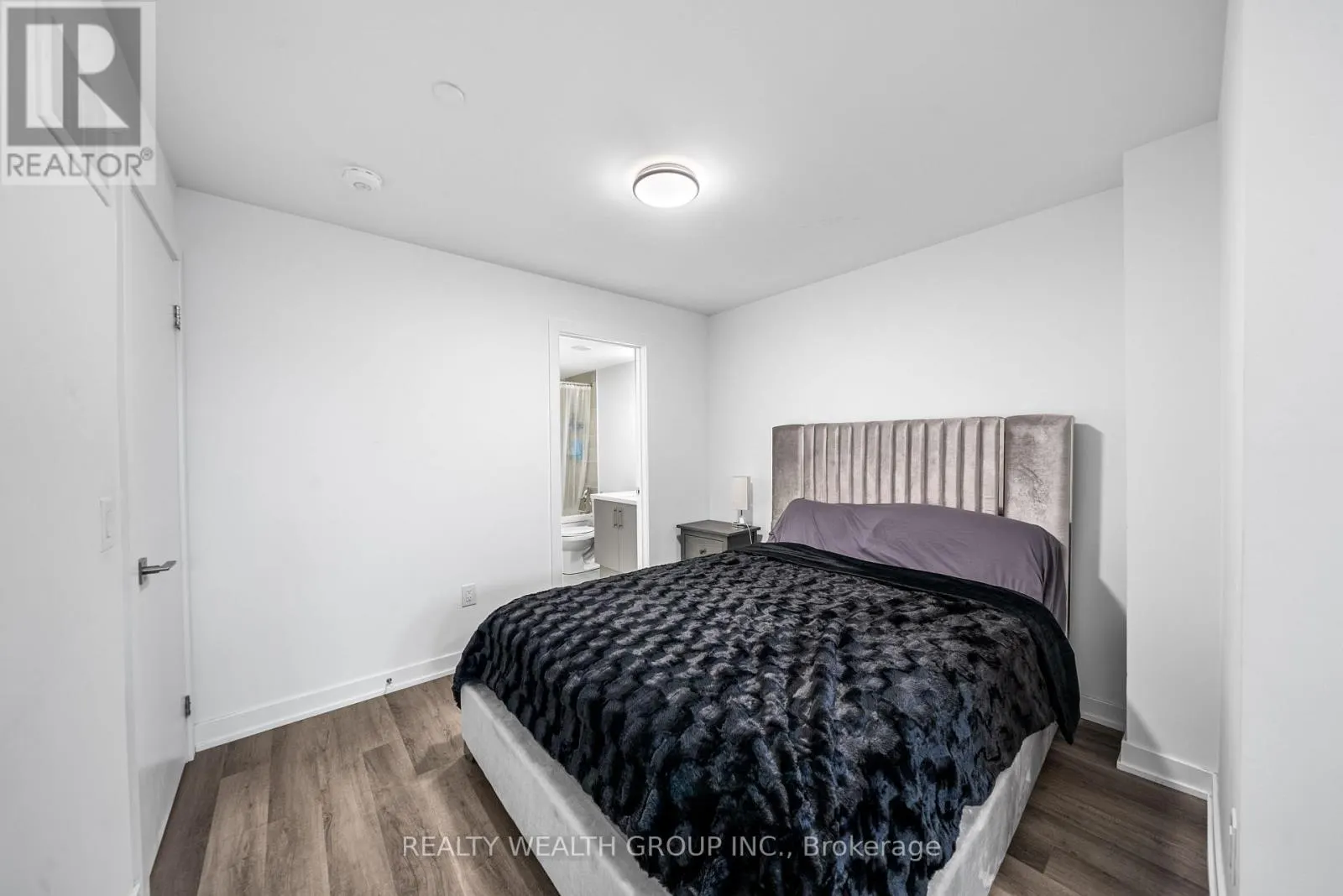 11 - 185 VETERANS DRIVE