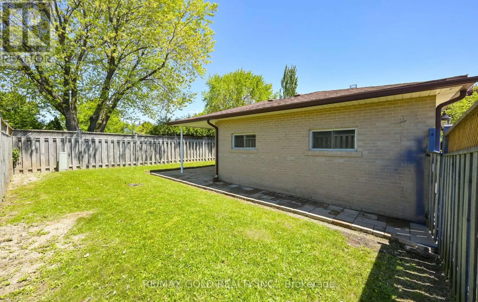 15 FLAVIAN CRESCENT
