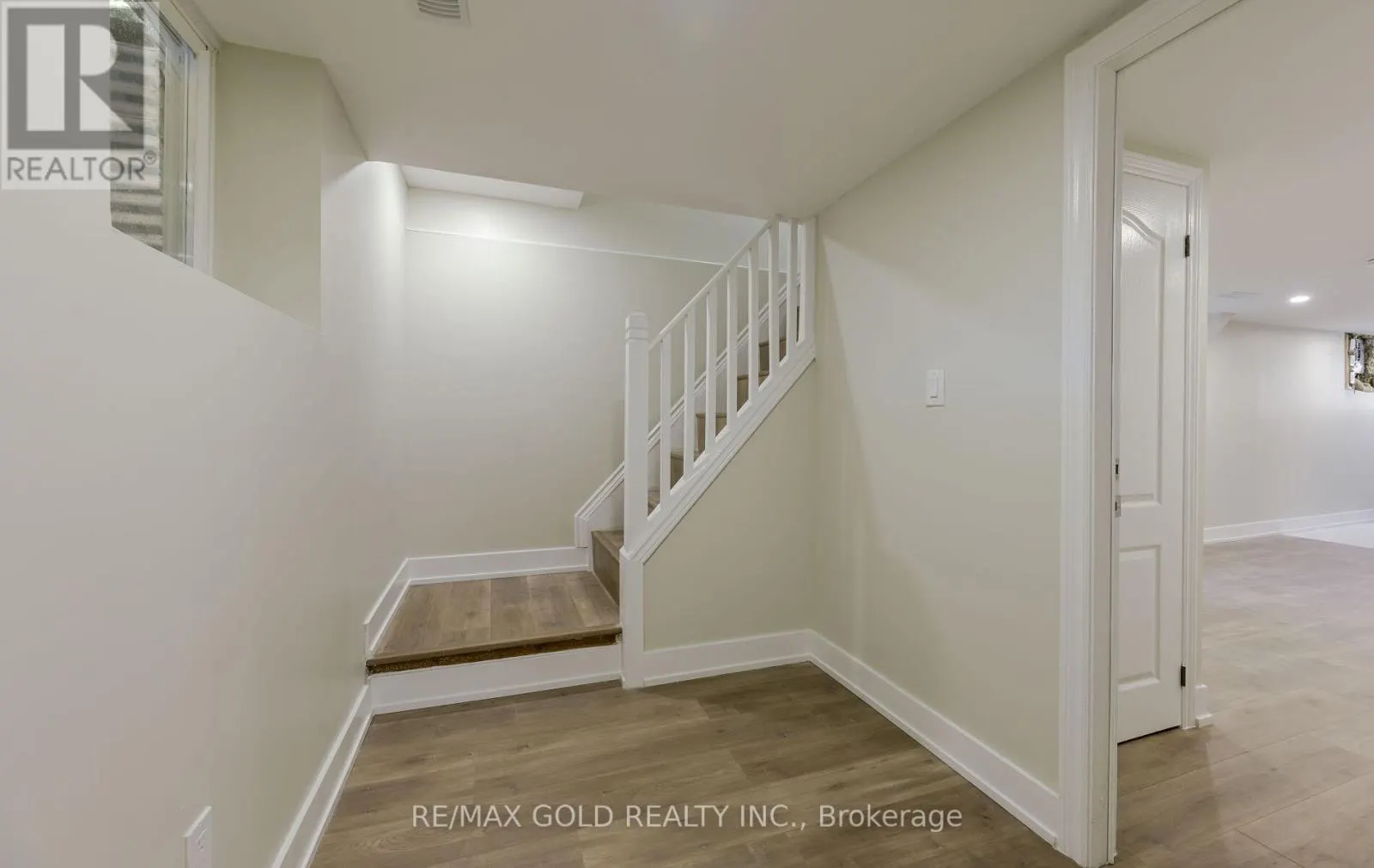 15 FLAVIAN CRESCENT