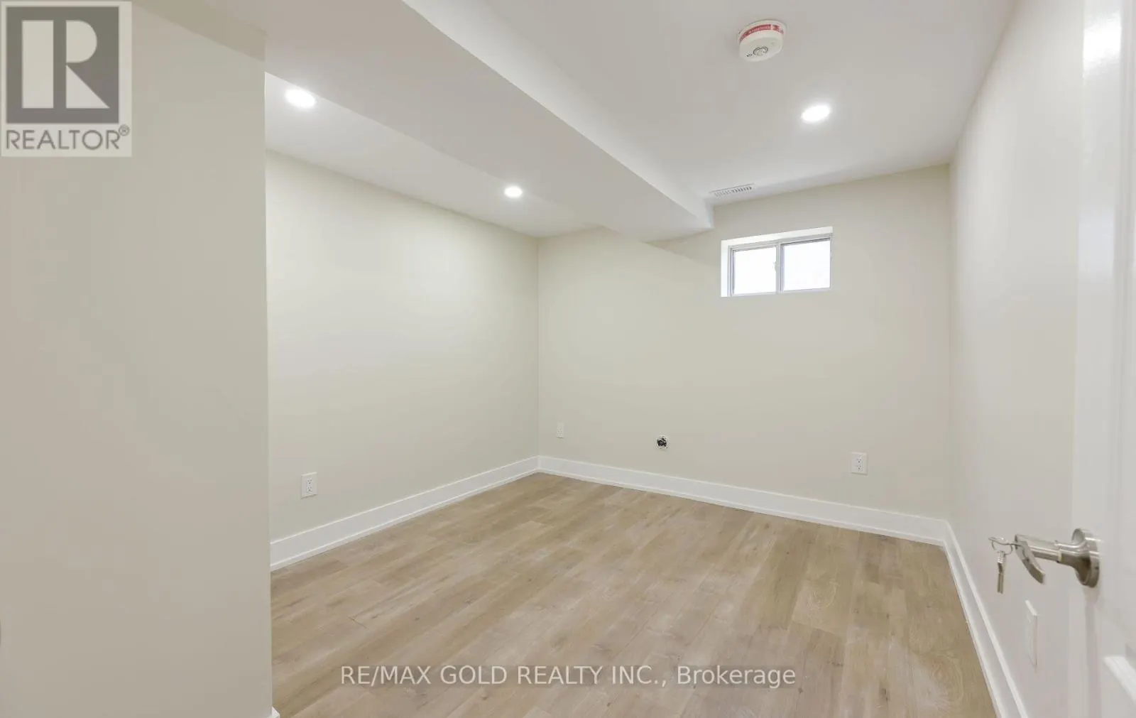 15 FLAVIAN CRESCENT