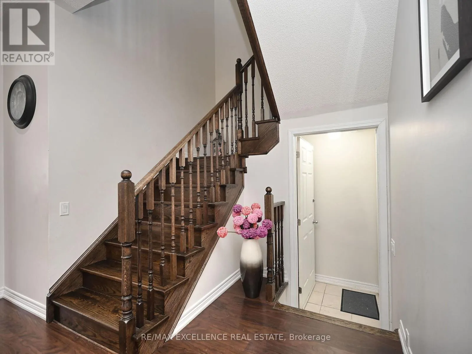 15 FALLING LEAF DRIVE