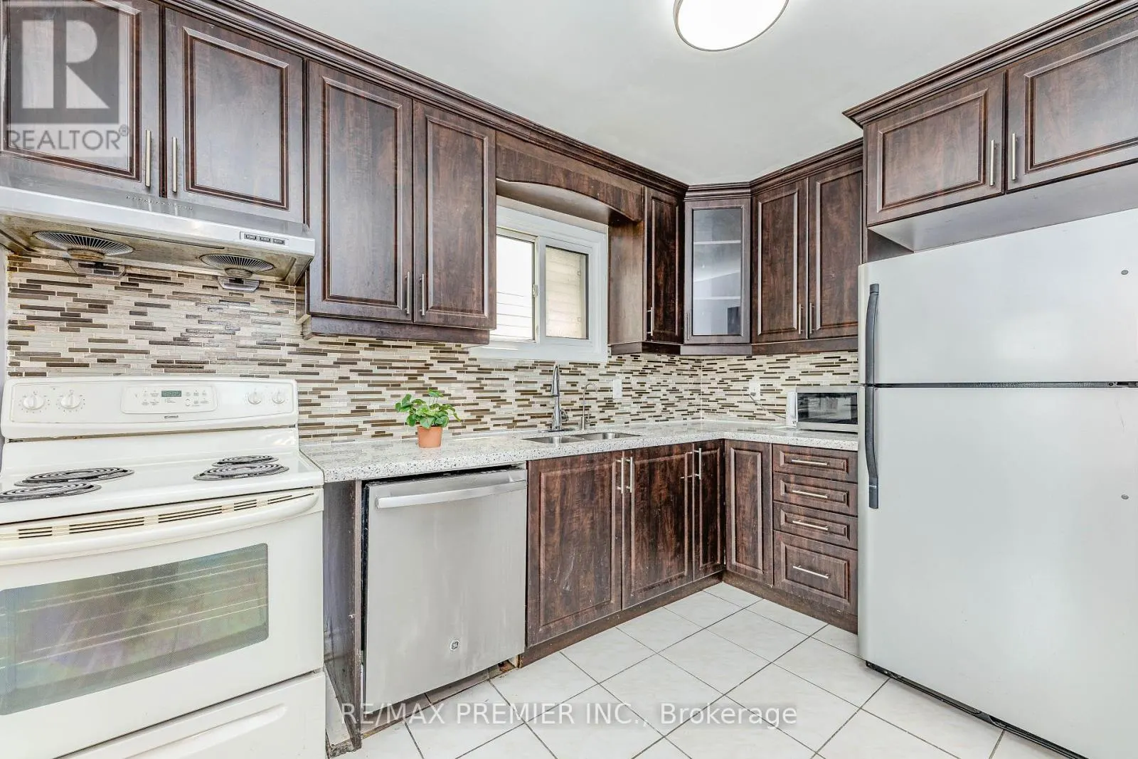 14 SHADY GLEN ROAD