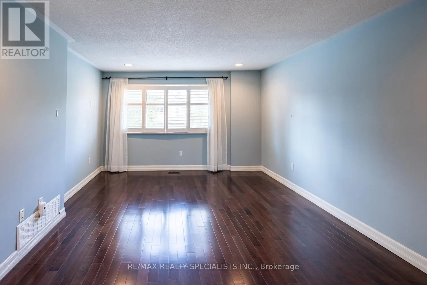 102 - 5230 GLEN ERIN DRIVE